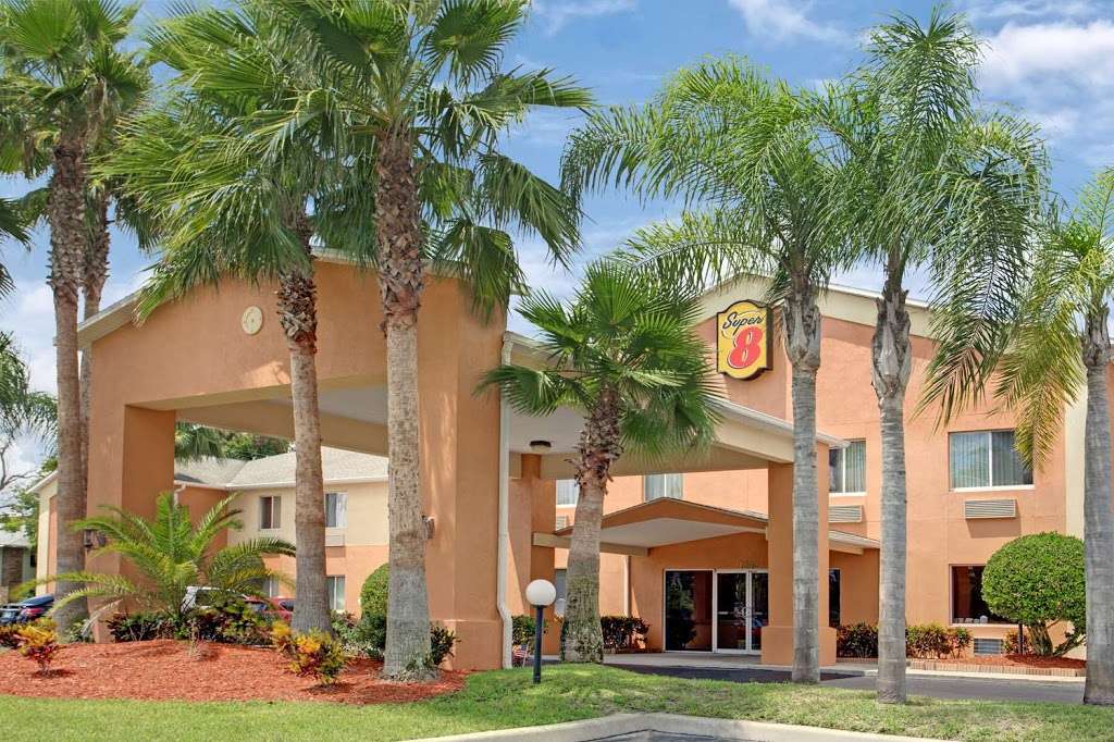 Super 8 by Wyndham Daytona Beach | 1242 S Ridgewood Ave, Daytona Beach, FL 32114, USA | Phone: (386) 255-5540