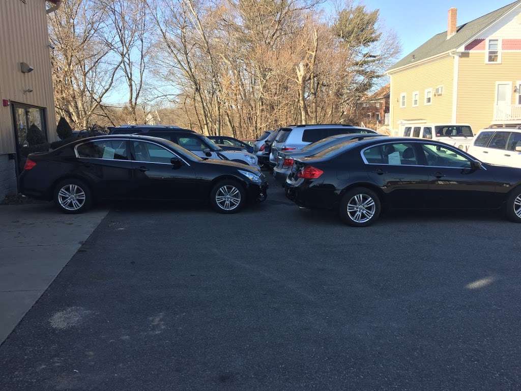 Ultra Auto Sales, LLC | 7 Ashton Park Way, Cumberland, RI 02864, USA | Phone: (401) 335-3900