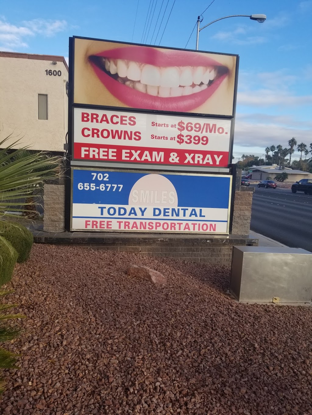 Smiles Today Dental Group | 1580 E Desert Inn Rd, Las Vegas, NV 89169, USA | Phone: (702) 655-6777