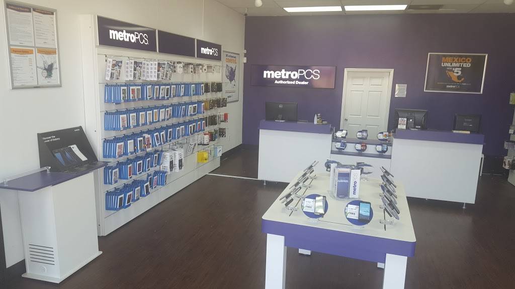 Metro by T-Mobile | 1885 Esters Rd Ste 130, Irving, TX 75061, USA | Phone: (972) 313-0275