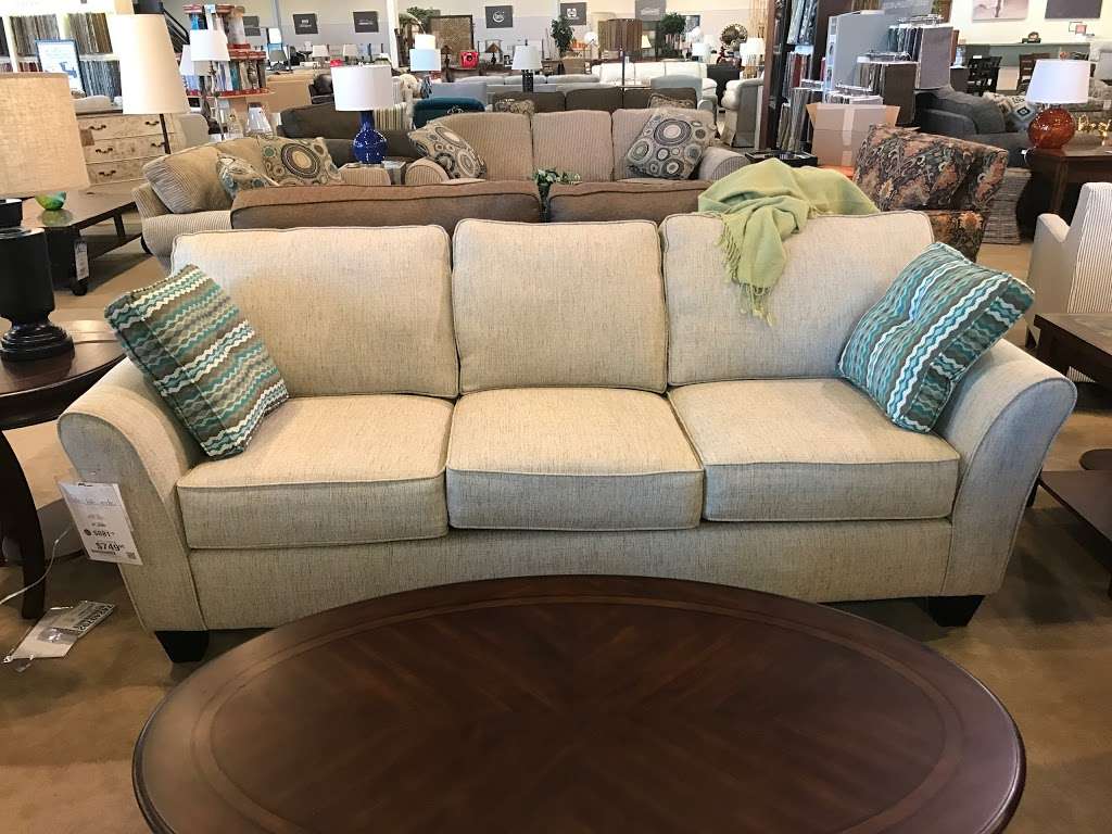 Kittles Furniture - Lafayette | 2659 Maple Point Dr, Lafayette, IN 47905 | Phone: (765) 447-7001