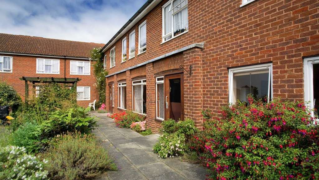 Anchor - Randall Court | Anchor Dr, Rainham RM13 9JH, UK | Phone: 0808 102 4138