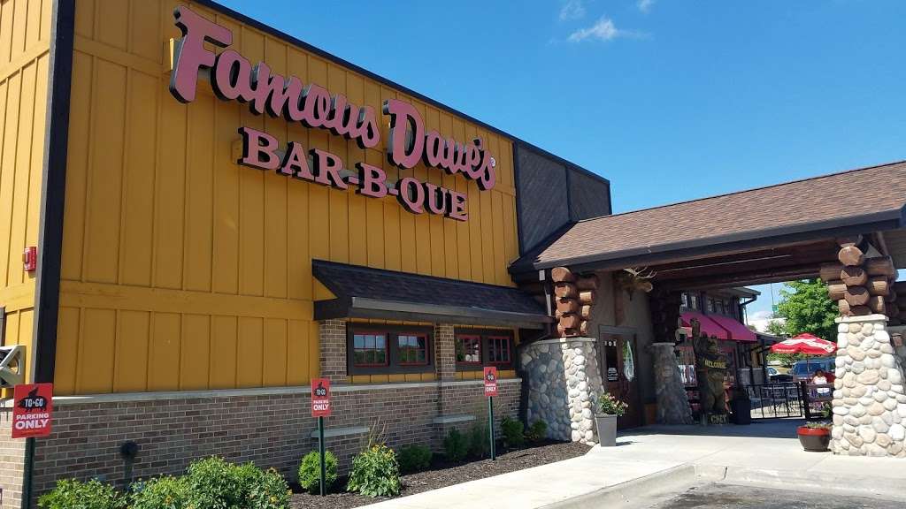 Famous Daves Bar-B-Que | 1320 Village West Pkwy, Kansas City, KS 66111, USA | Phone: (913) 334-8646