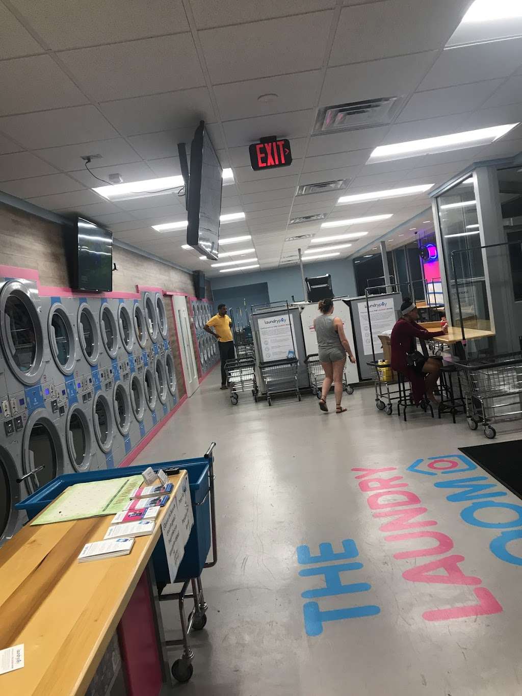 The Laundry Room | 901 E Arrowood Rd, Charlotte, NC 28217, USA | Phone: (980) 237-9570