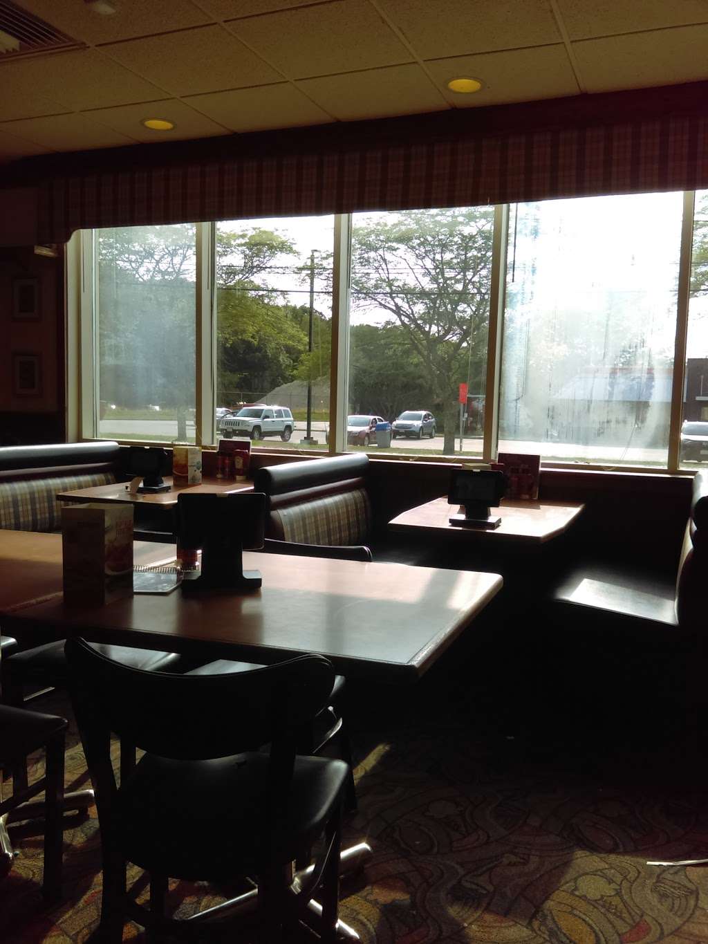 Friendlys | 111 Macy St, MA-110, Amesbury, MA 01913, USA | Phone: (978) 388-0378