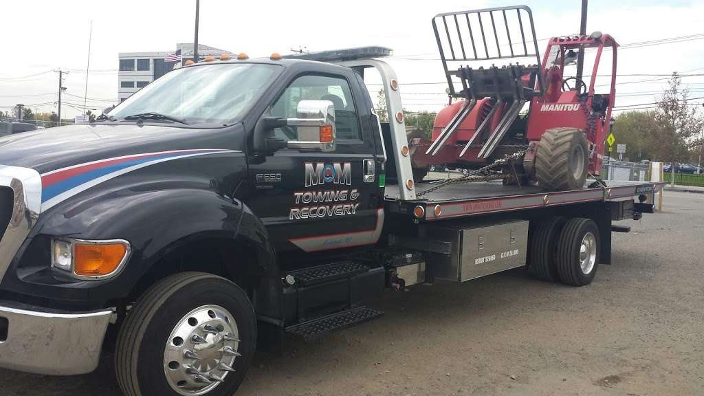 M & M Towing | 262 Broad St, Carlstadt, NJ 07072, USA | Phone: (201) 438-4800