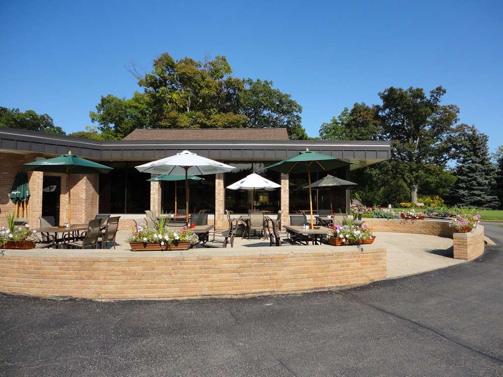 Meadowbrook Country Club Restaurant | 2149 N Green Bay Rd, Mt Pleasant, WI 53405, USA | Phone: (262) 898-9900