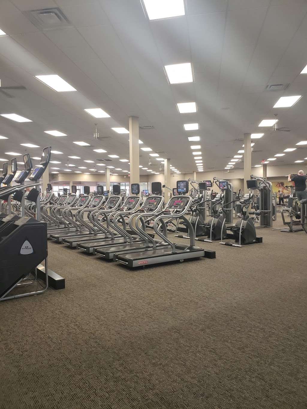 LA Fitness | 711 Evesham Ave E Ste 1A, Somerdale, NJ 08083, USA | Phone: (856) 282-0380