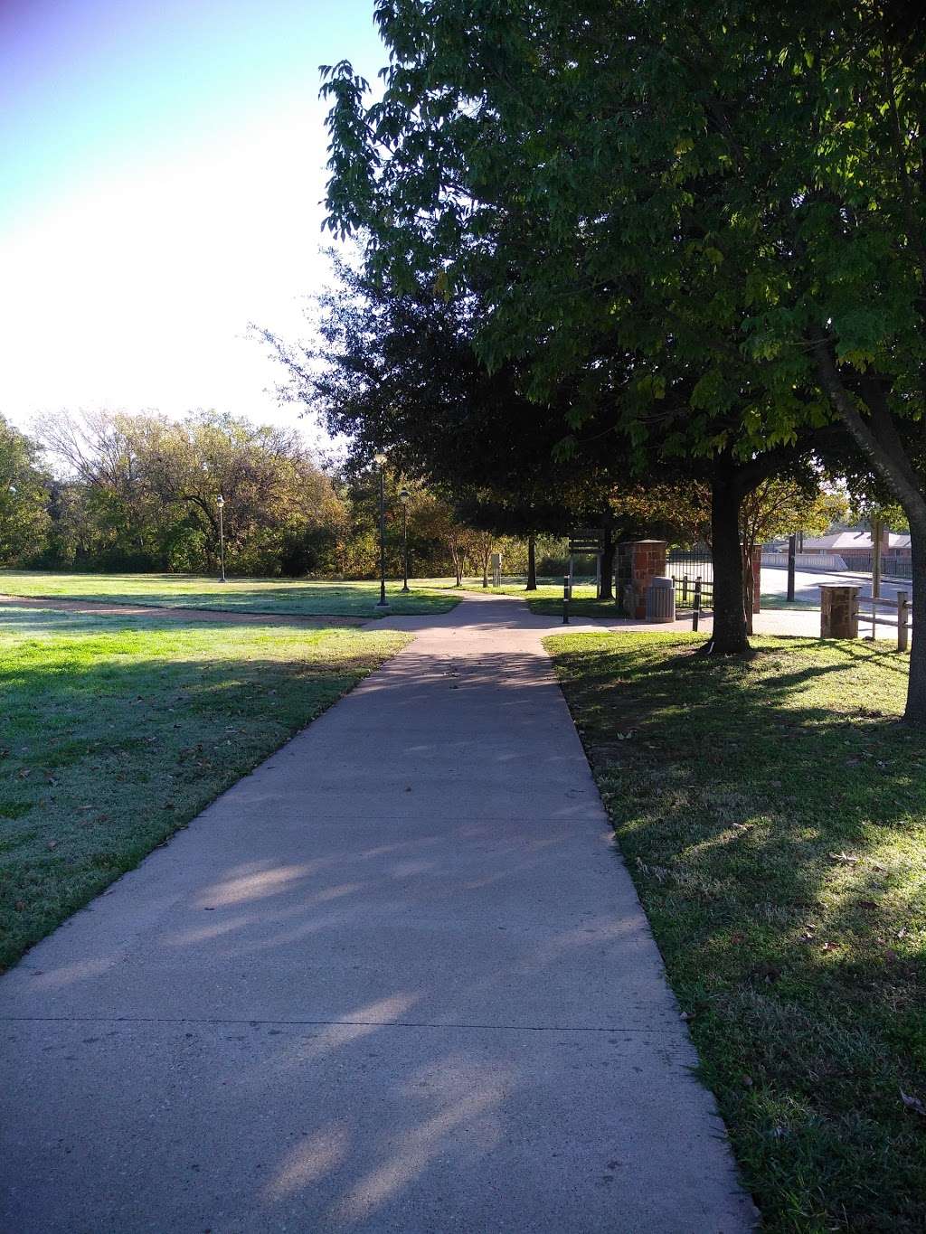 Shady Grove Trail Park | 799 W Vilbig St, Irving, TX 75060, USA | Phone: (972) 721-2600