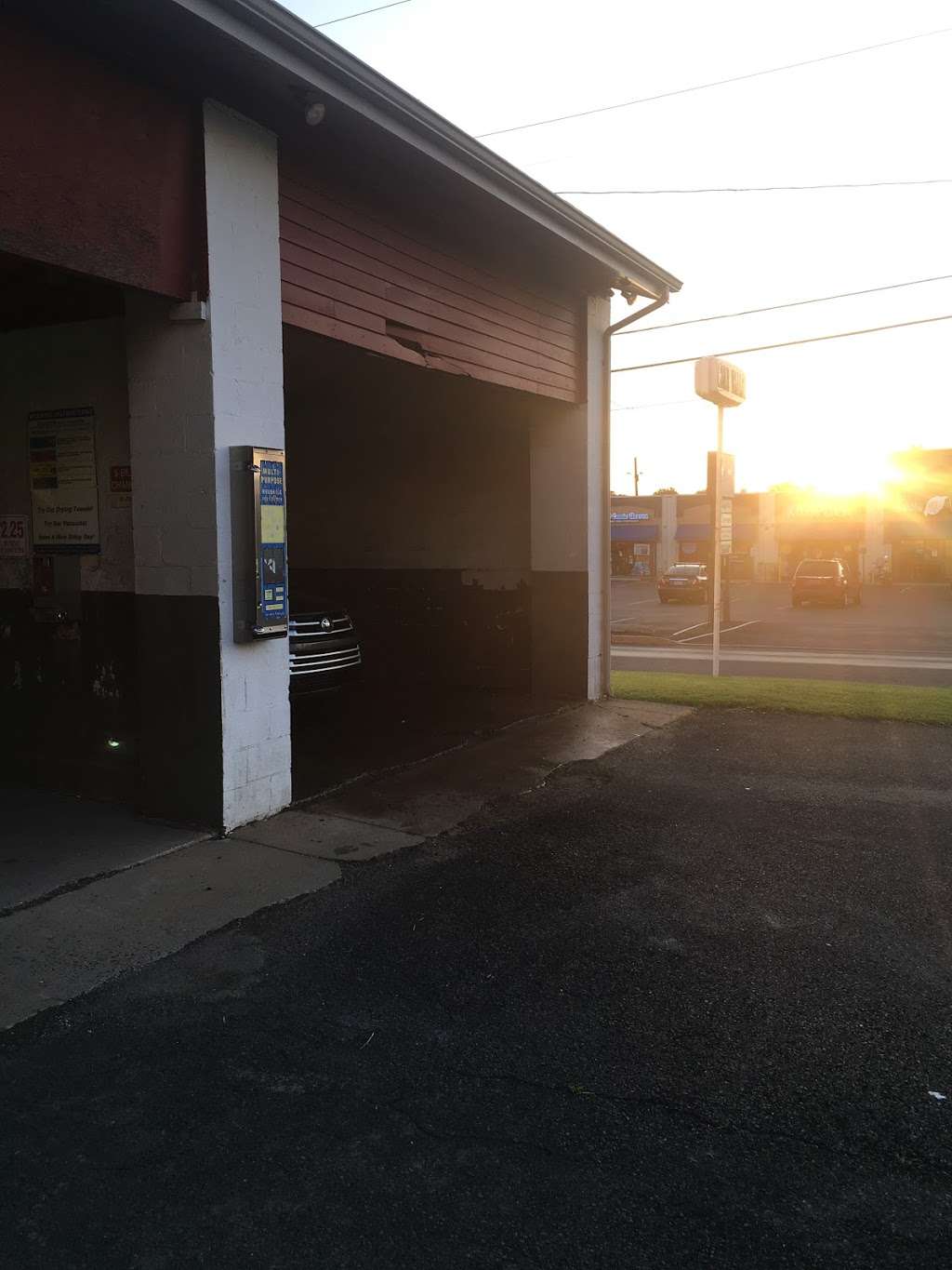 Car wash | Willow Grove, PA 19090