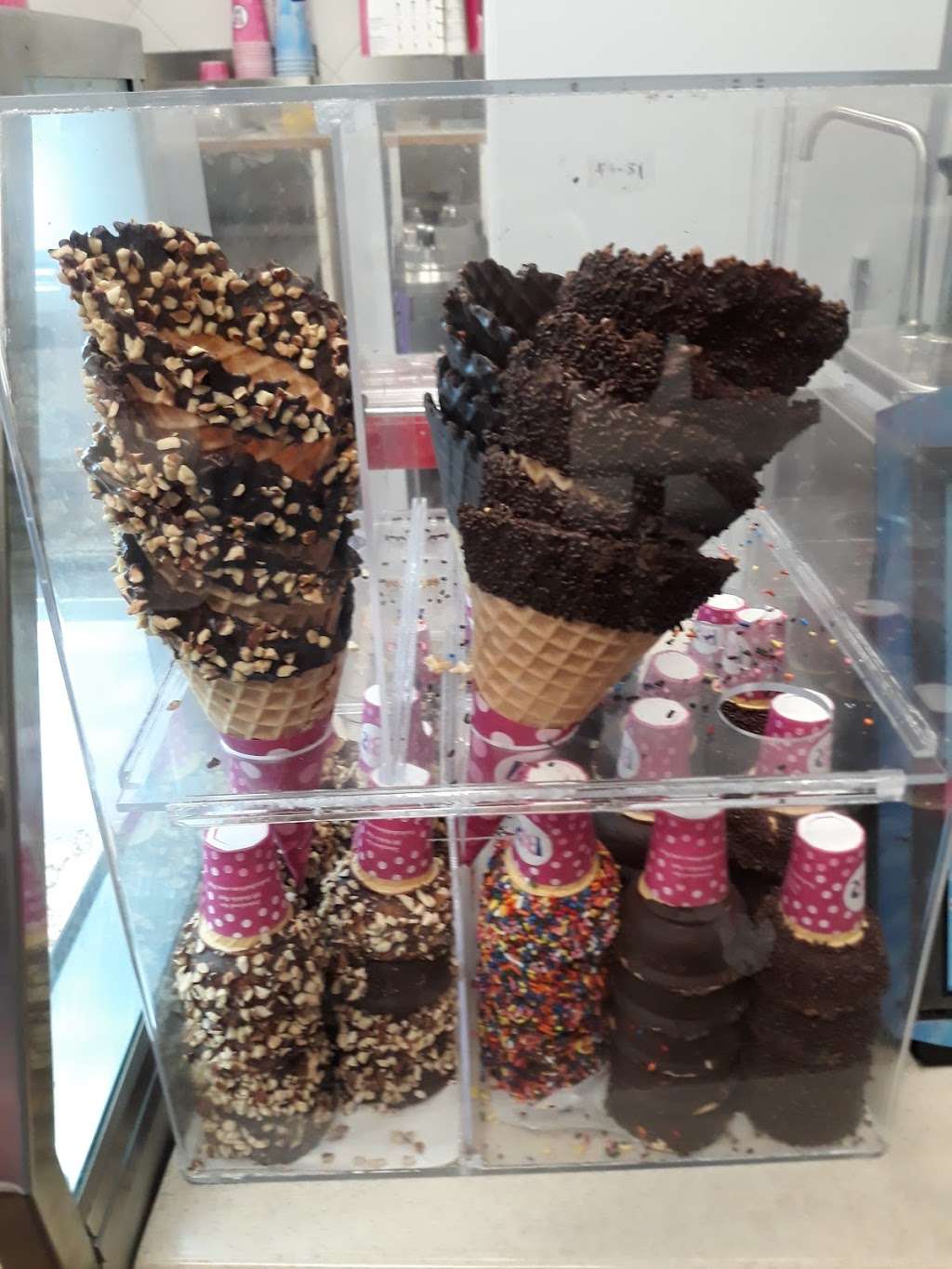 Baskin-Robbins | 15224 Vanowen St, Van Nuys, CA 91405 | Phone: (818) 782-1187