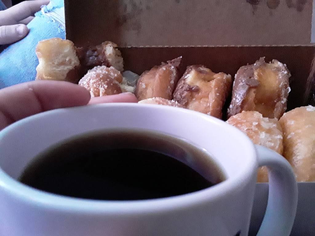 Mikeys Donut King | 7046 Airline Hwy, Baton Rouge, LA 70805, USA | Phone: (225) 356-3562