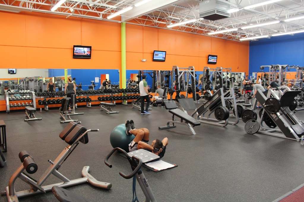 Charter Fitness of Orland Park | 66 Orland Square Dr, Orland Park, IL 60462 | Phone: (708) 364-0303