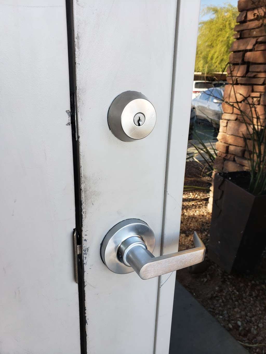 Alcatraz Locksmith | 17627 N 4th St, Phoenix, AZ 85022, USA | Phone: (602) 677-5045