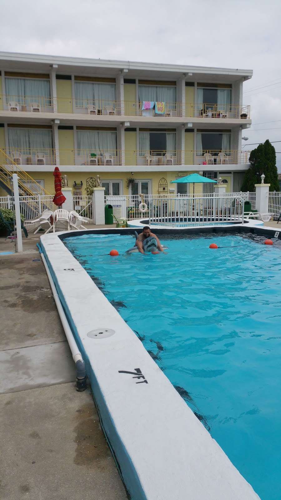 Viking Motel | 6400 Ocean Ave, Wildwood Crest, NJ 08260 | Phone: (609) 522-6610