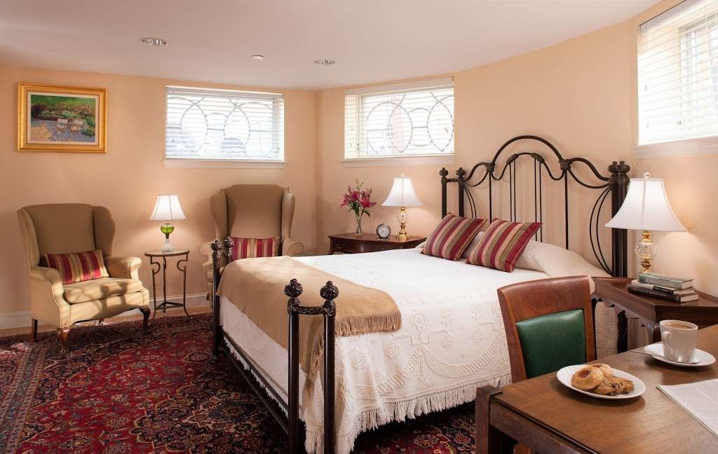 Woodley Park Guest House | 2647 Woodley Rd NW, Washington, DC 20008, USA | Phone: (202) 667-0218