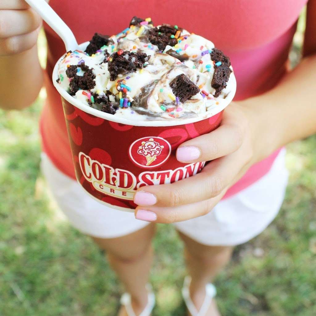 Cold Stone Creamery | 6631, 16527 W 159th St #107, Lockport, IL 60441, USA | Phone: (815) 838-3600