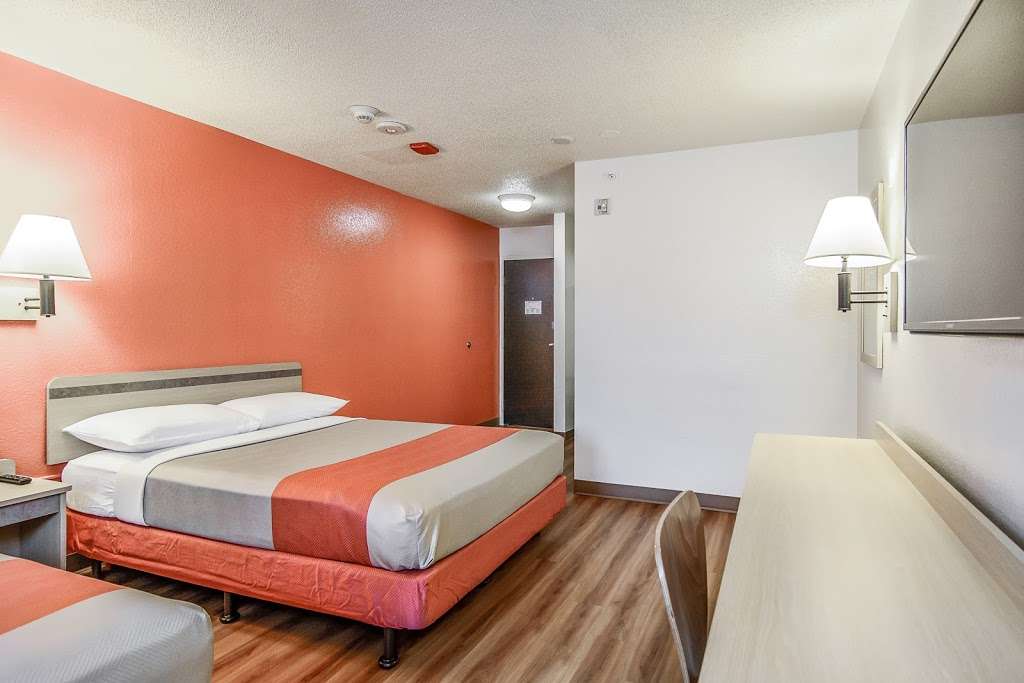 Motel 6 Boston West - Framingham | 1668 Worcester Rd, Framingham, MA 01702, USA | Phone: (508) 620-0500