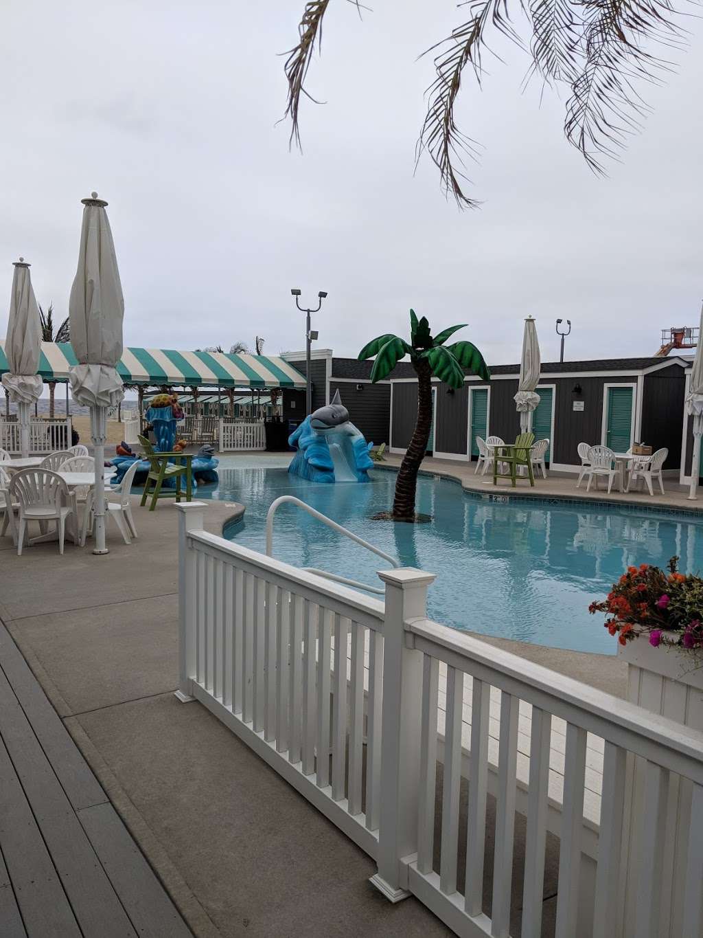 Chapel Beach Club | 1023 E Ocean Ave, Sea Bright, NJ 07760, USA | Phone: (732) 842-1176