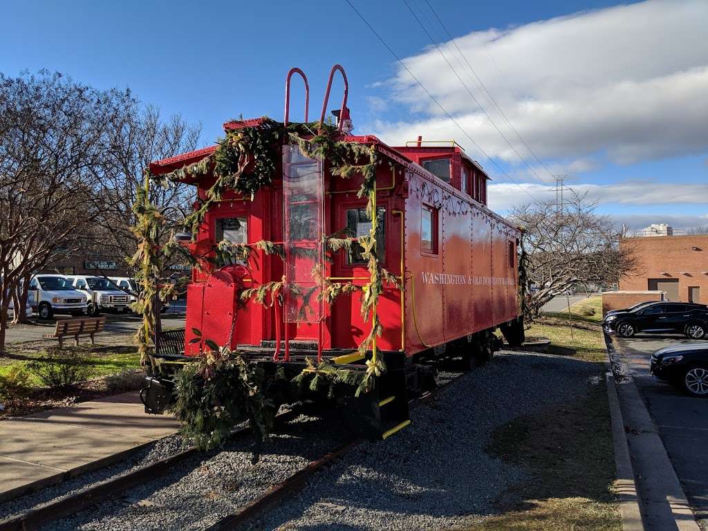 Vienna Caboose | Vienna, VA 22180