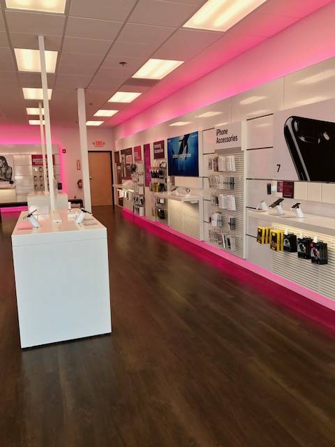 T-Mobile | 8720 NE Centerpointe Dr #207, Vancouver, WA 98665, USA | Phone: (360) 828-5919