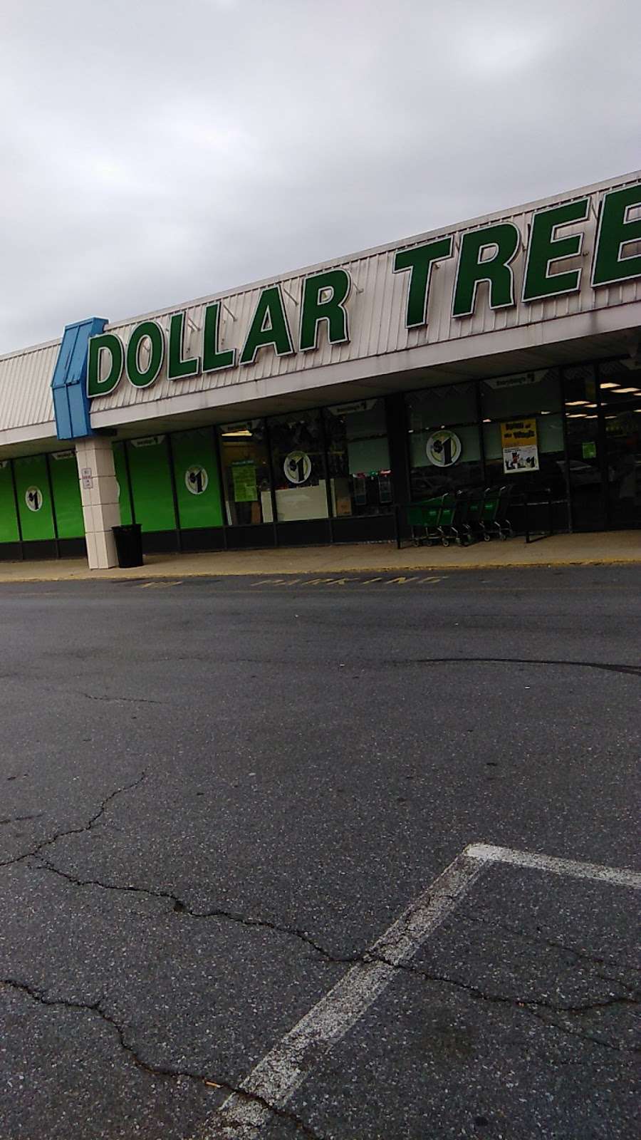 Dollar Tree | 200 S Best Ave ste f, Walnutport, PA 18088 | Phone: (610) 760-7983