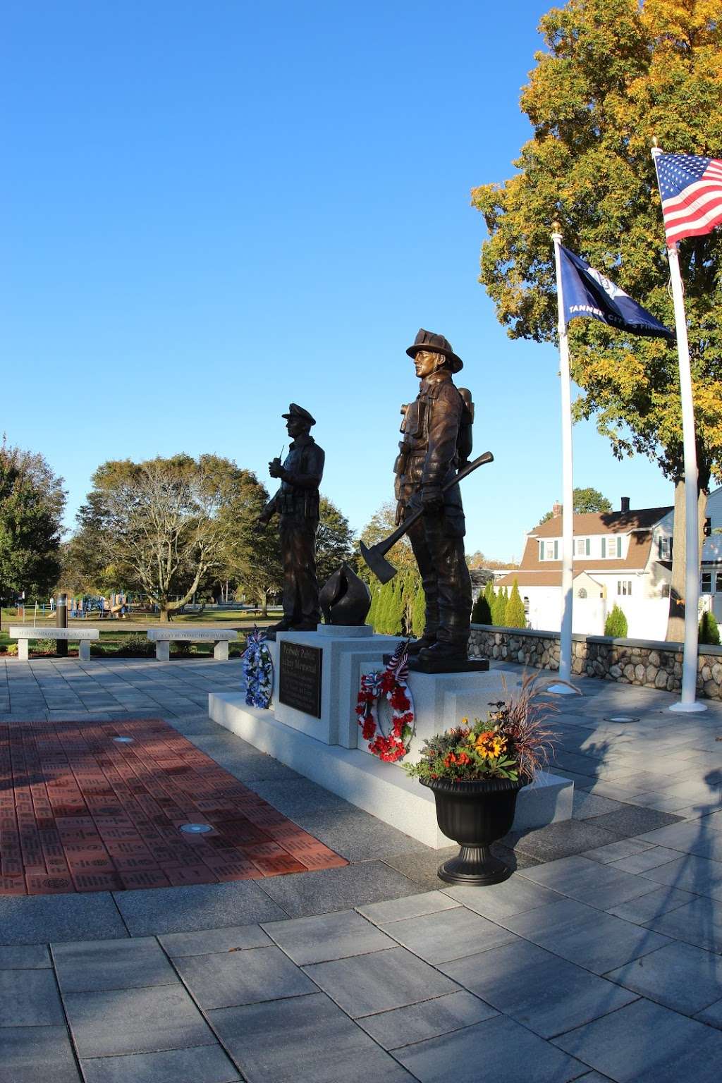 Peabody Fire and Police Memorial | 1 Palmer Ave, Peabody, MA 01960, USA | Phone: (978) 595-1106