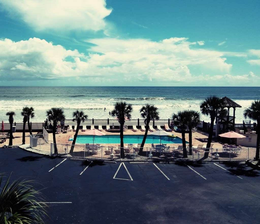 Sea Dip Beach Resort | 1233 S Atlantic Ave, Daytona Beach, FL 32118, USA | Phone: (386) 253-0334