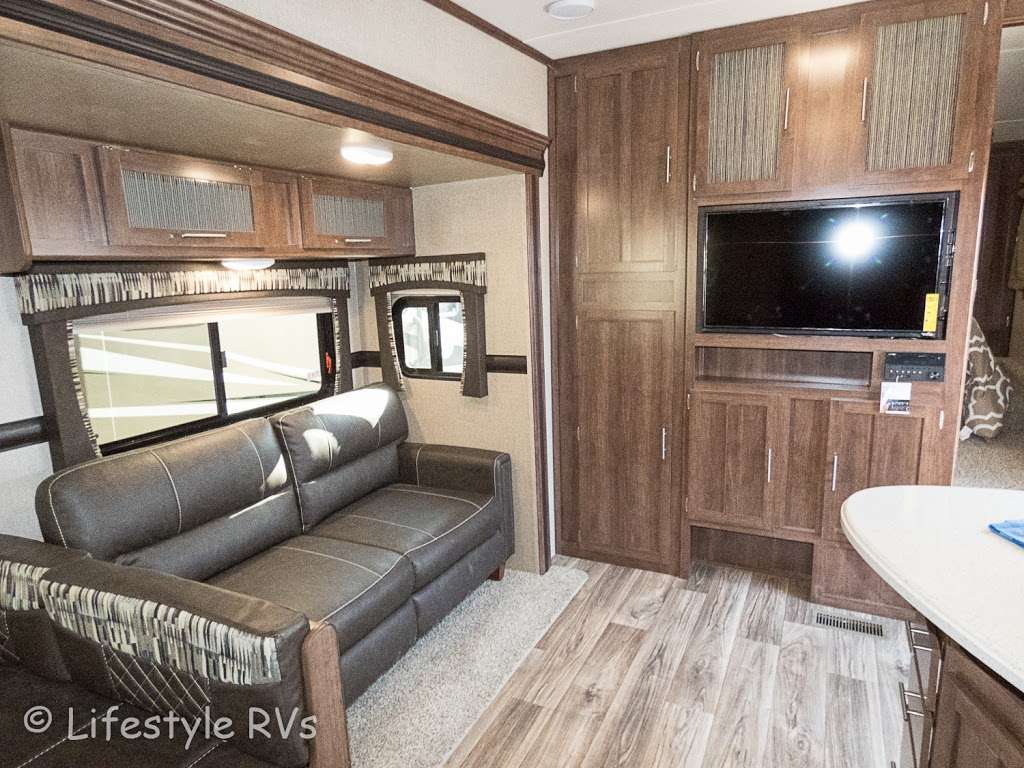 Lifestyle RVs | 1100 NW Pamela Blvd, Grain Valley, MO 64029, USA | Phone: (816) 847-1699