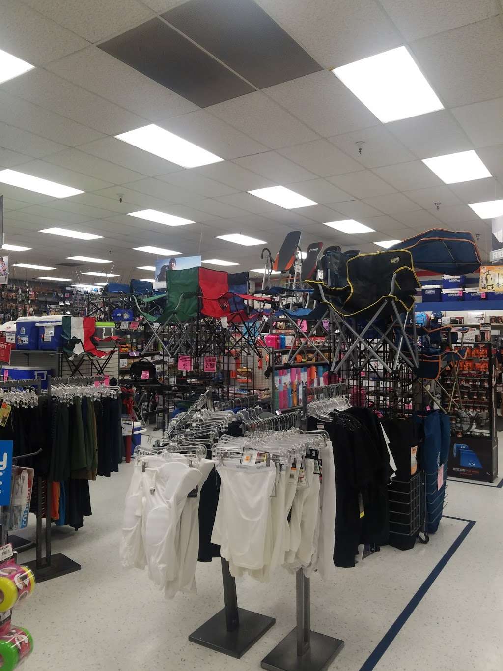 Big 5 Sporting Goods | 1610 W Whittier Blvd, La Habra, CA 90631, USA | Phone: (562) 694-5488