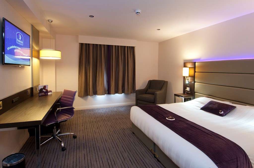 Premier Inn Waltham Abbey | Sewardstone Rd, Waltham Abbey EN9 3QF, UK | Phone: 0871 527 9122