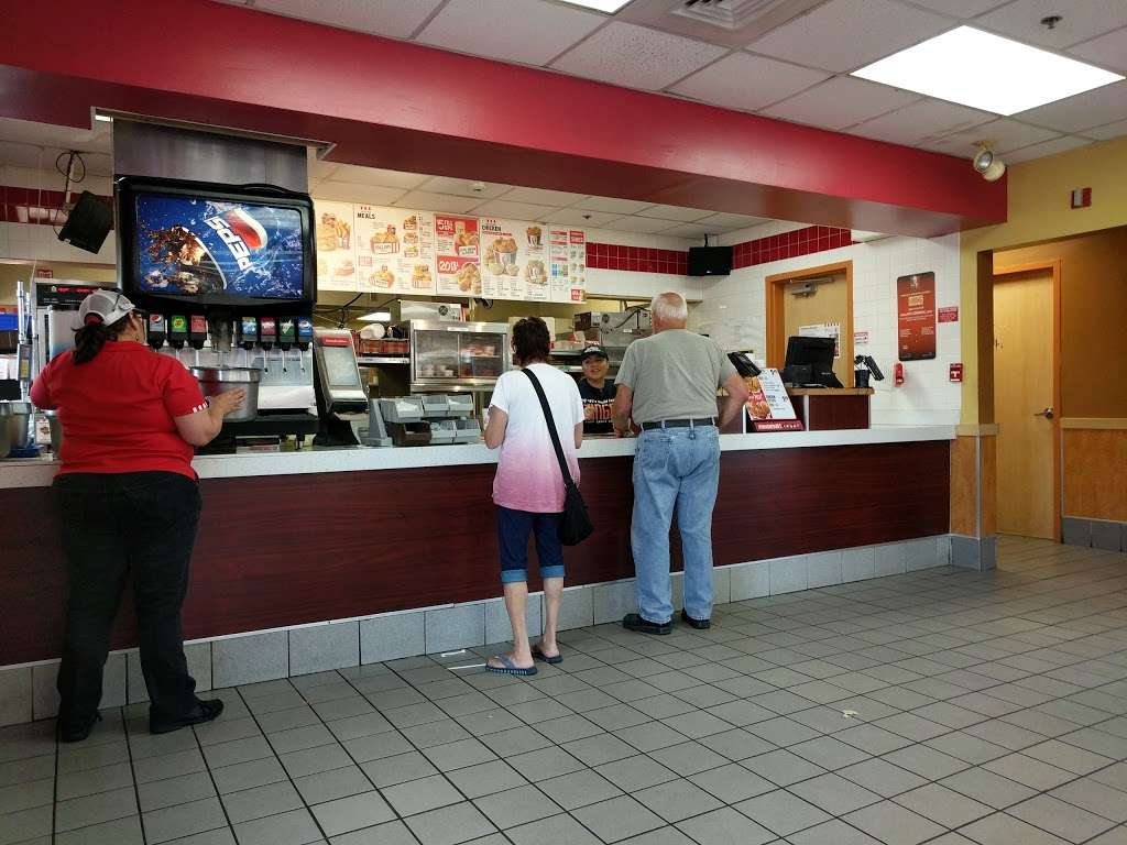 KFC | 421 Broadway, US-1, Saugus, MA 01906, USA | Phone: (781) 231-5748