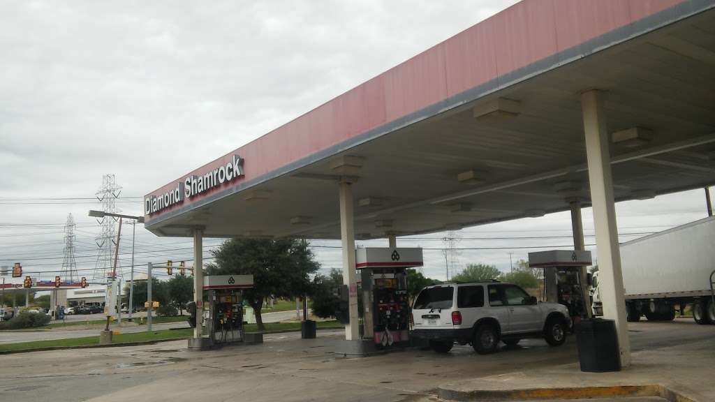 Valero | 7330 Kitty Hawk Rd, Converse, TX 78109, USA | Phone: (210) 590-4531