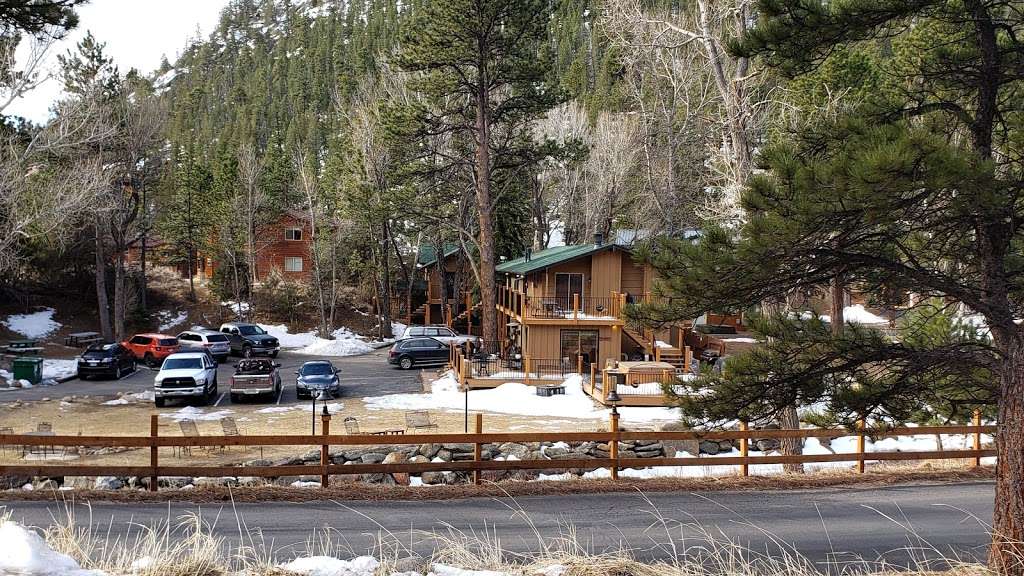 4 Seasons Inn | 1130 W Elkhorn Ave, Estes Park, CO 80517, USA | Phone: (970) 586-5693