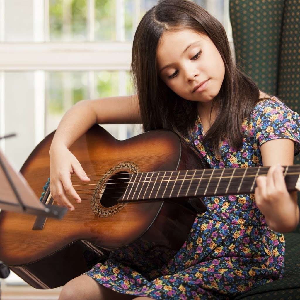 Lessons.com - Guitar Lessons | 2 Warner Dr, Darien, CT 06820 | Phone: (877) 377-3504