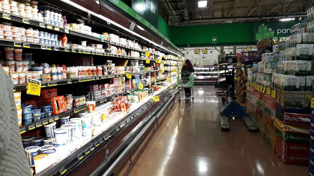 Soriana Hiper Los Pinos - supermarket  | Photo 3 of 10 | Address: Blvd. Diaz Ordaz 17151, Jardines de La Mesa, Presa Rodriguez, 22680 Tijuana, B.C., Mexico