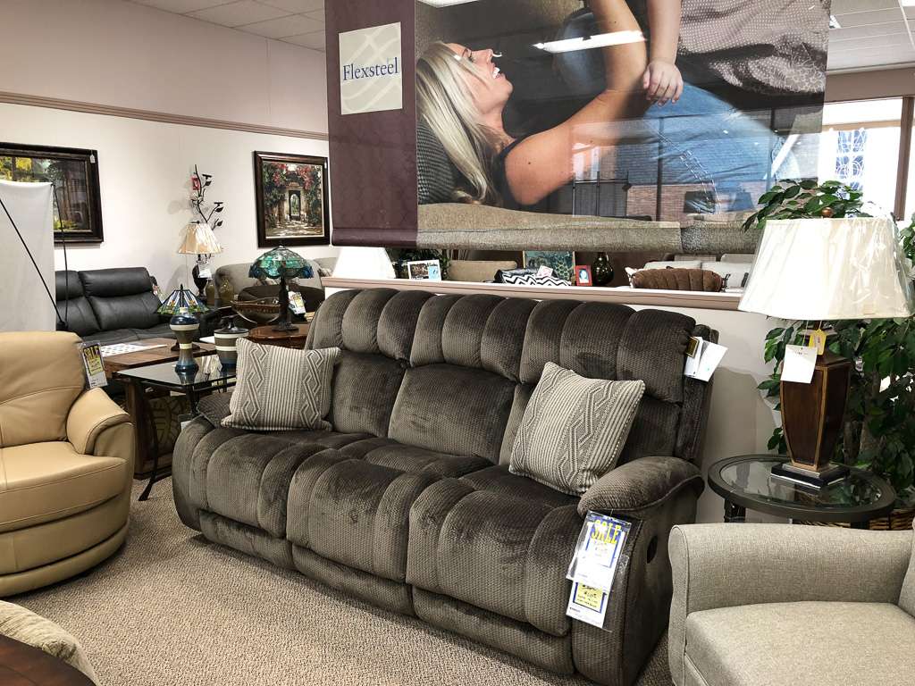 Wrights Furniture | 115 E Madison St, Pontiac, IL 61764, USA | Phone: (815) 844-7177