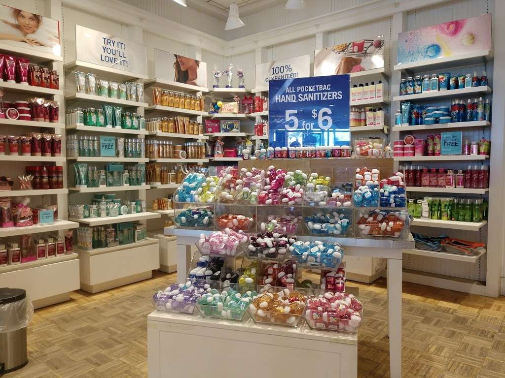 Bath & Body Works | 8969 E Talking Stick Way, Scottsdale, AZ 85250, USA | Phone: (480) 483-1763