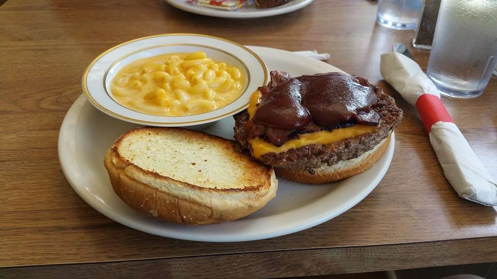 Viola Cafe | 102 N Elm St, Three Oaks, MI 49128, USA | Phone: (269) 756-9420