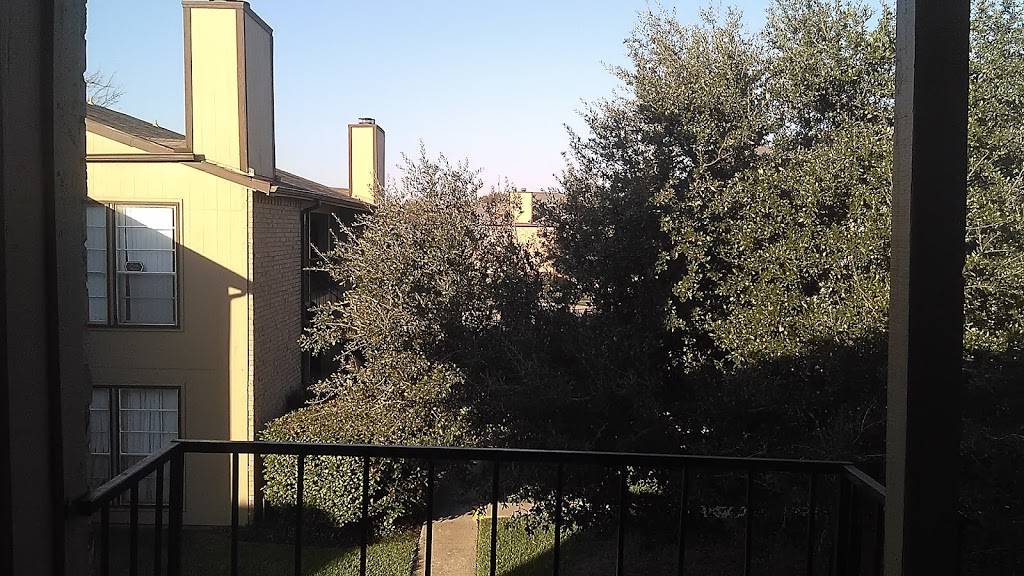 Stoneleigh Place Apartments | 2261 W Buckingham Rd, Garland, TX 75042 | Phone: (972) 495-6801