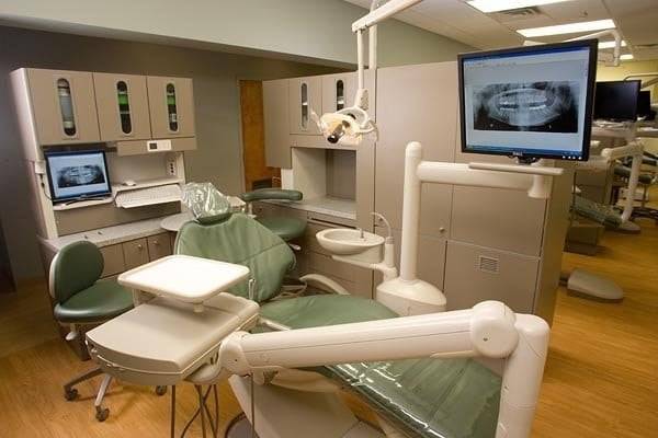 Emergency Dentist 24/7 | 22 Mill St STE 104, Arlington, MA 02476, USA | Phone: (888) 896-1427