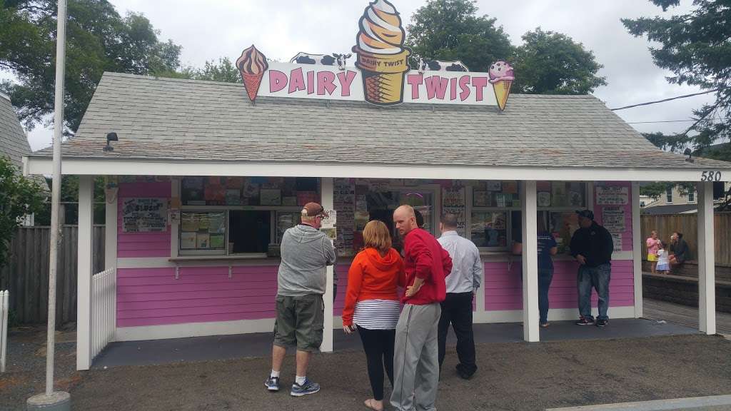 Dairy Twist | 580 Washington St, Pembroke, MA 02359, USA | Phone: (781) 826-5955