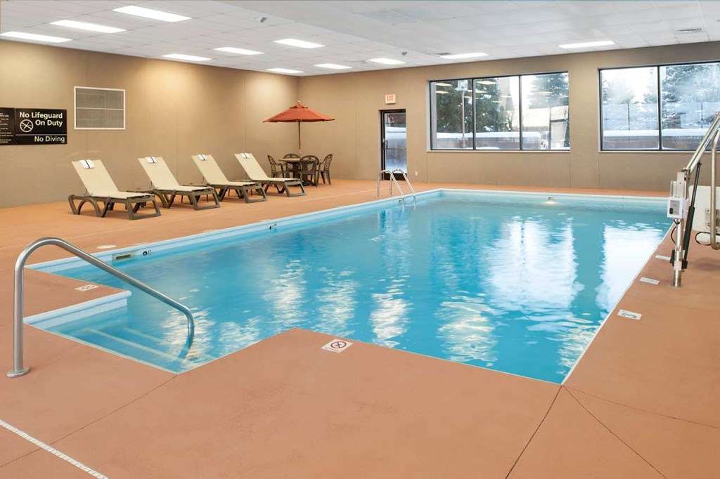 Hampton Inn St. Joseph I-94 | 5050 Red Arrow Hwy, Stevensville, MI 49127, USA | Phone: (269) 429-2700