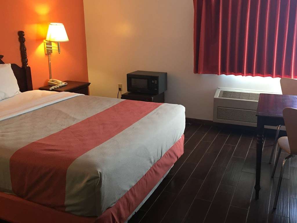 Motel 6 Franklin IN | 188 N Lovers Ln, Franklin, IN 46131, USA | Phone: (317) 738-0888