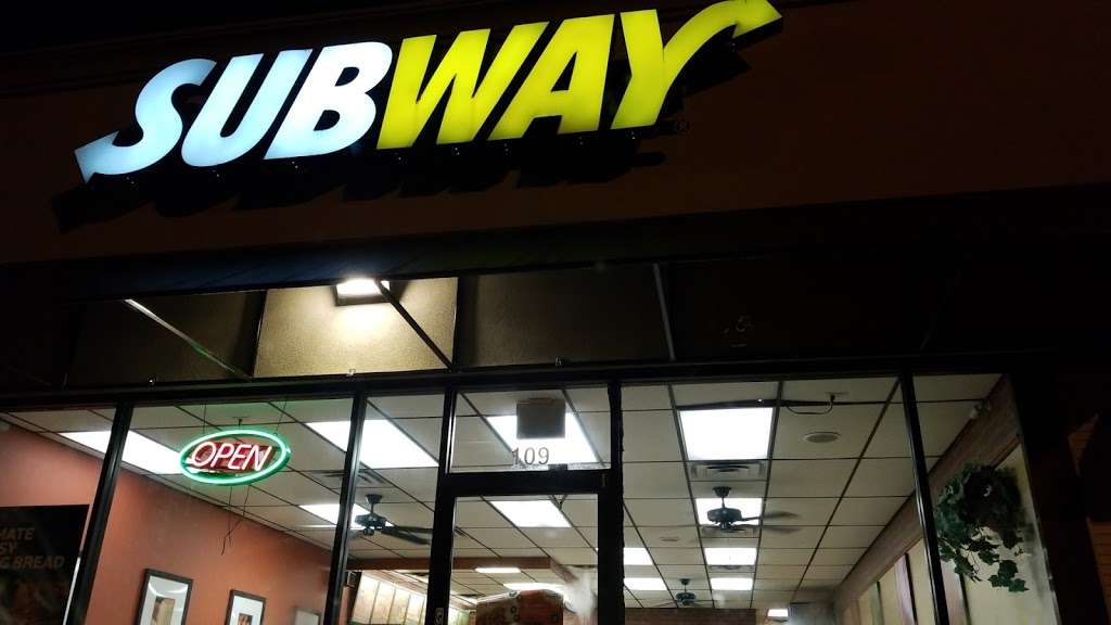 Subway | 109 W Ovilla Rd, Glenn Heights, TX 75154 | Phone: (972) 230-7850