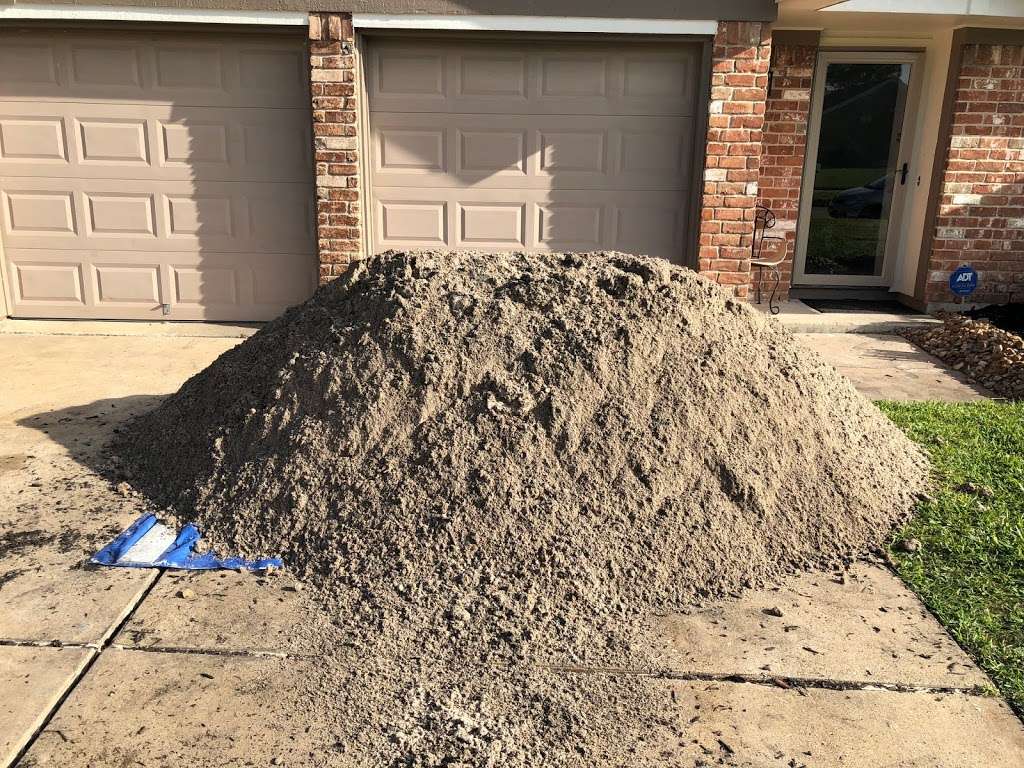 Pasadena Mulch (Topsoil, Rock, Dirt, Gravel, Grass, Sand, Mulch) | 500 Genoa Red Bluff Rd, Houston, TX 77034, USA | Phone: (281) 487-7625