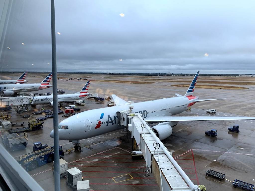 American Airlines Admirals Club, Terminal D | 2337 S International Pkwy, Dallas, TX 75261, USA | Phone: (800) 237-7971