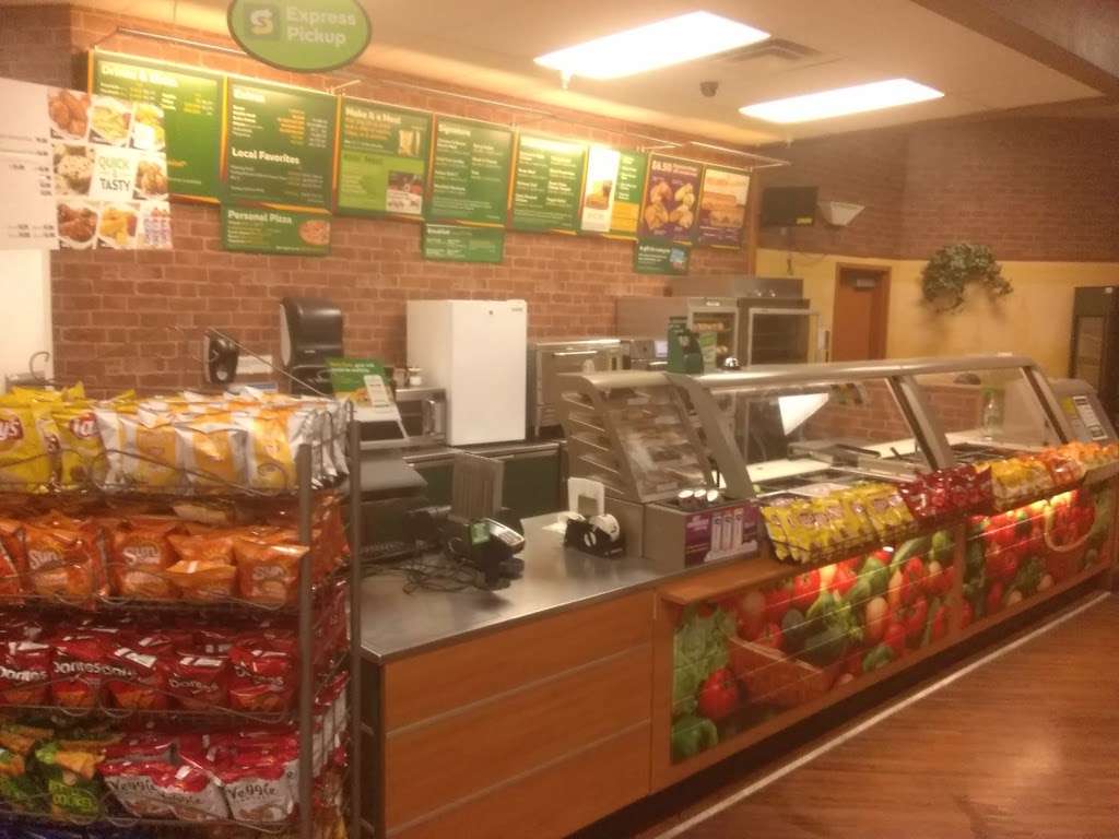 Subway | 11601 E US Hwy 40, Kansas City, MO 64133, USA | Phone: (816) 356-7827