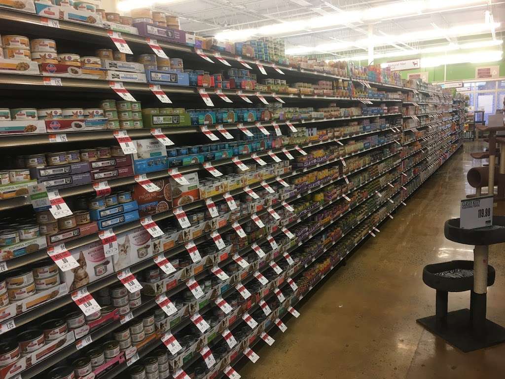 Pet Supplies Plus | 4732 Sharon Road, Ste S/T, Charlotte, NC 28210 | Phone: (980) 207-0166