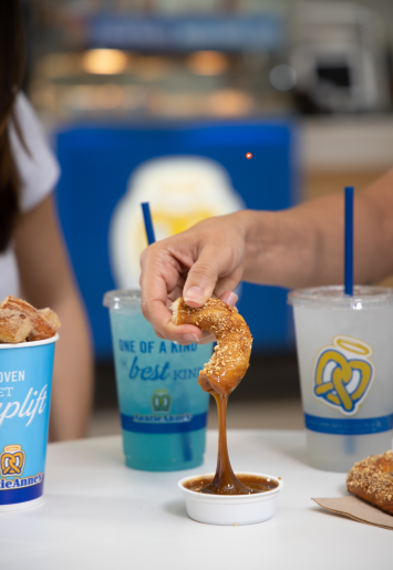 Auntie Annes | 7642 W Reno Ave Suite D - 482, Oklahoma City, OK 73128, USA | Phone: (405) 896-0869